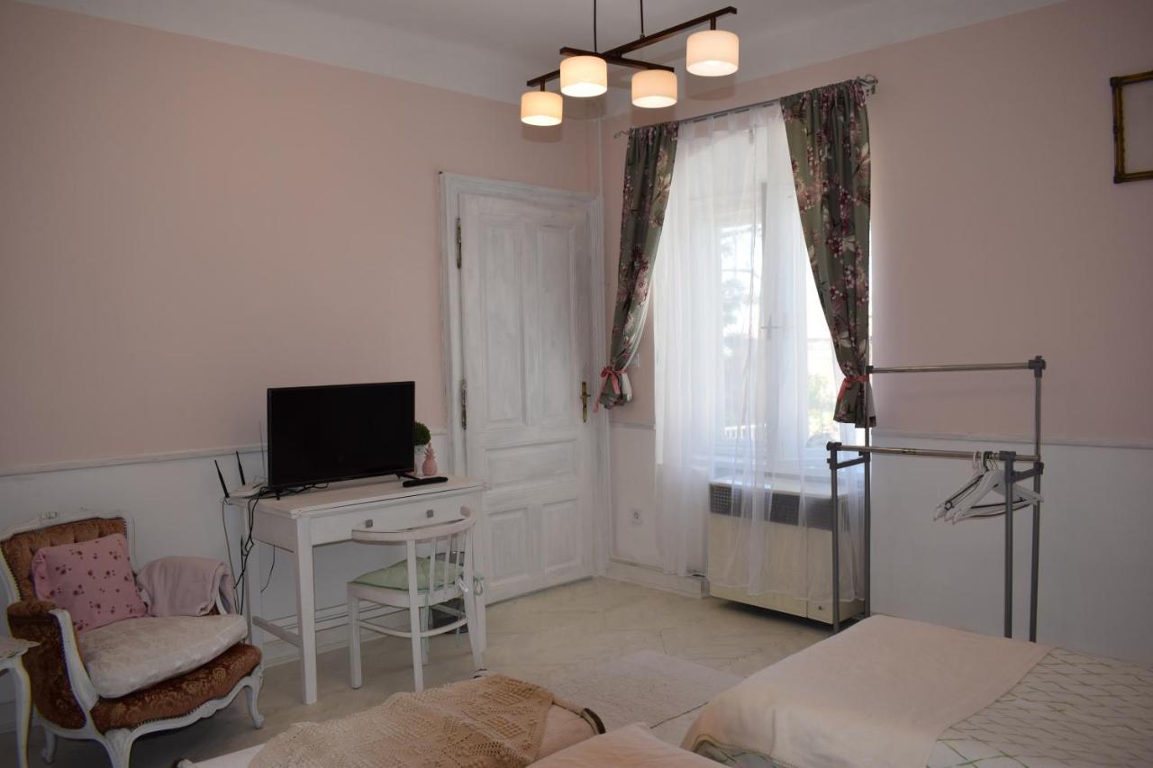 Malomszeg Apartman 2 Печ Екстер'єр фото